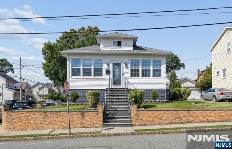 33 Adelaide Street — photo