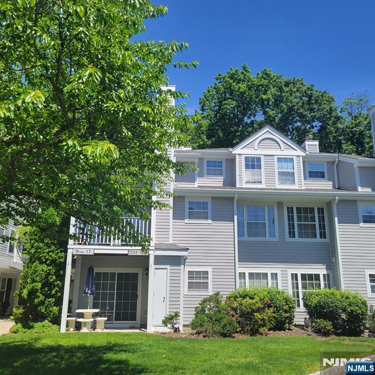 1234 Richmond Road — photo