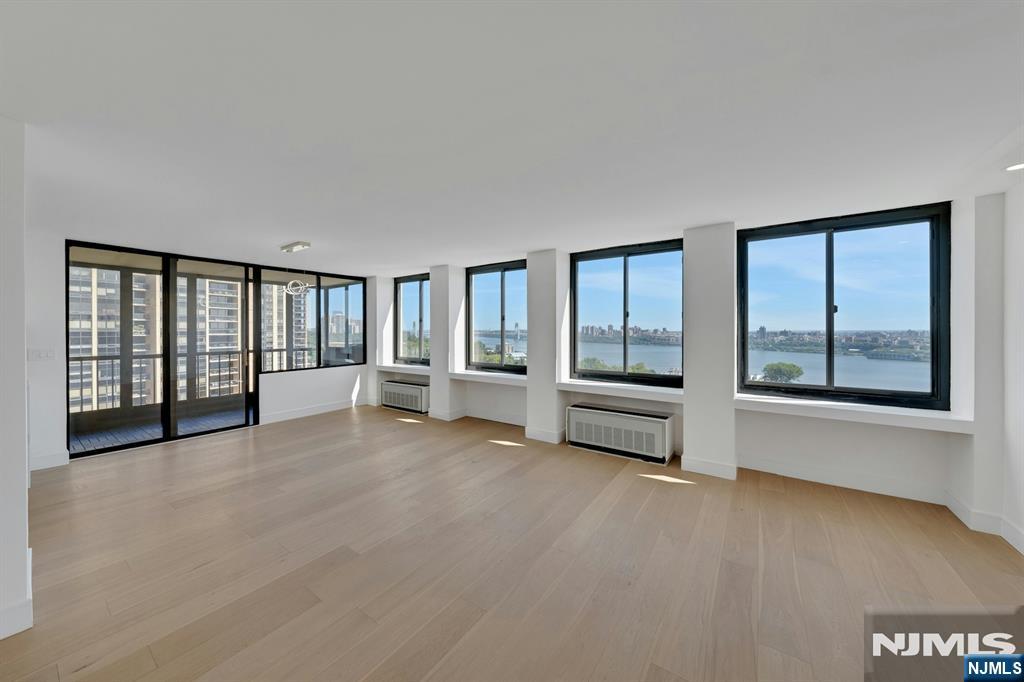 300 Winston — photo