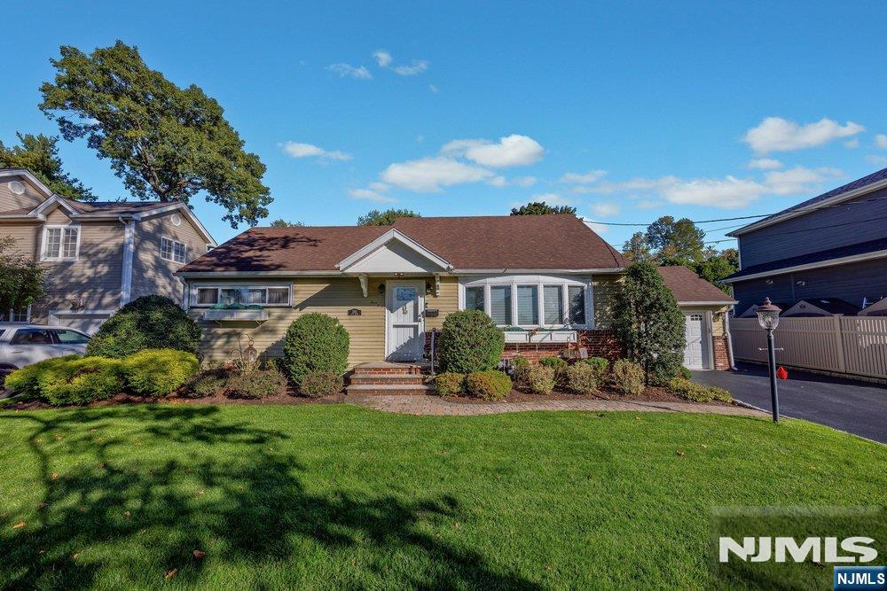 340 Alan Drive — photo