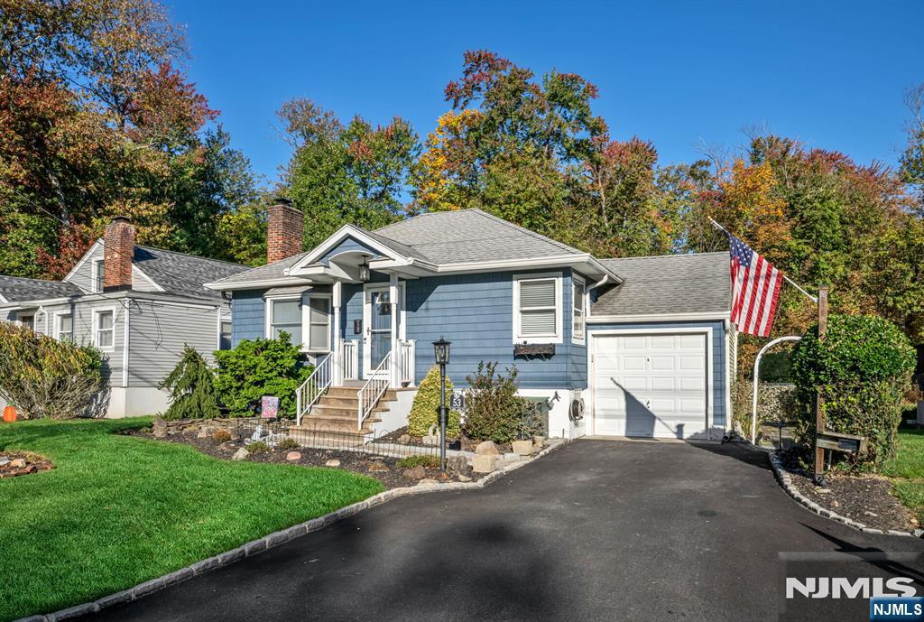 53 Hillcrest Drive — photo
