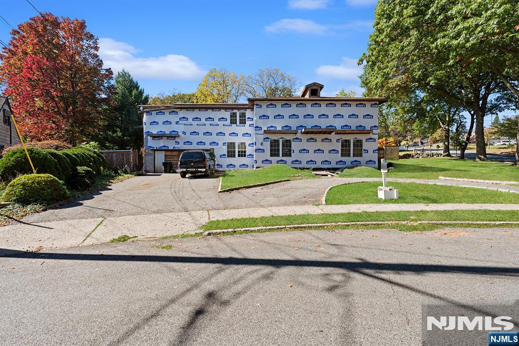 150 Lawrence Drive, Paramus, NJ 07652 — photo 2