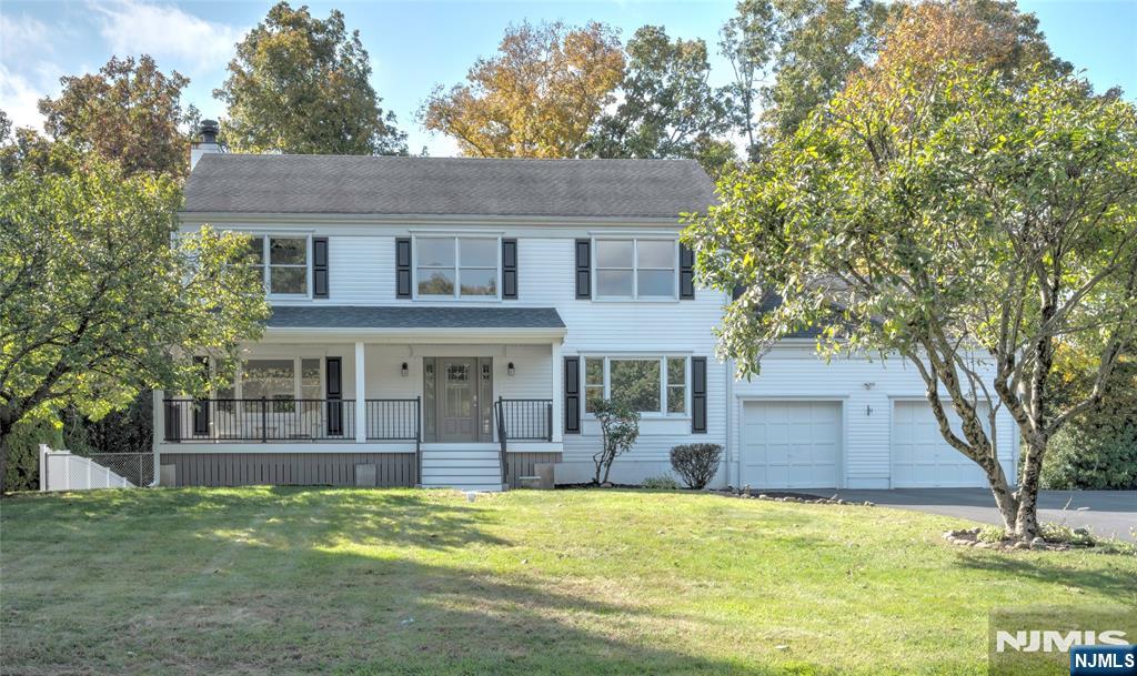 14 Lauren Court — photo