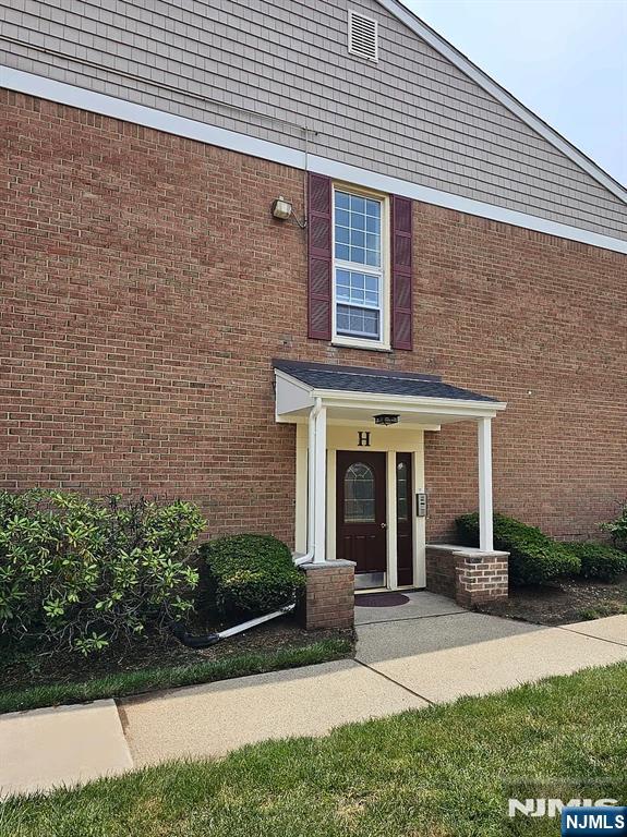 605 Grove Street — photo