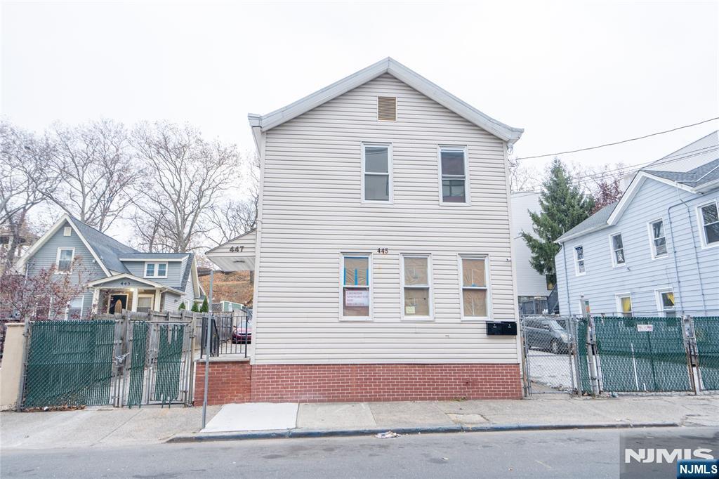 444-450 Summer — photo