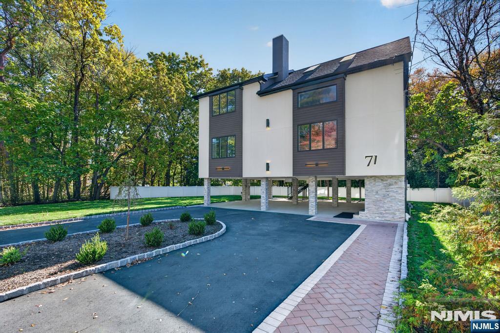 71 Beechwood Drive — photo