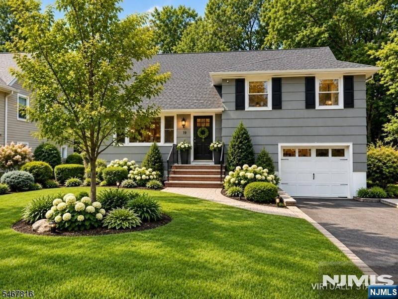 33 Longacre Drive — photo