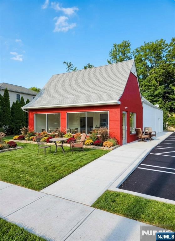369 E Midland Avenue, Paramus, NJ 07652 — photo 2