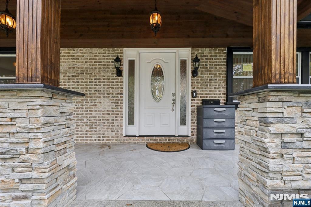 707 Chadwick Drive, Paramus, NJ 07652 — photo 3