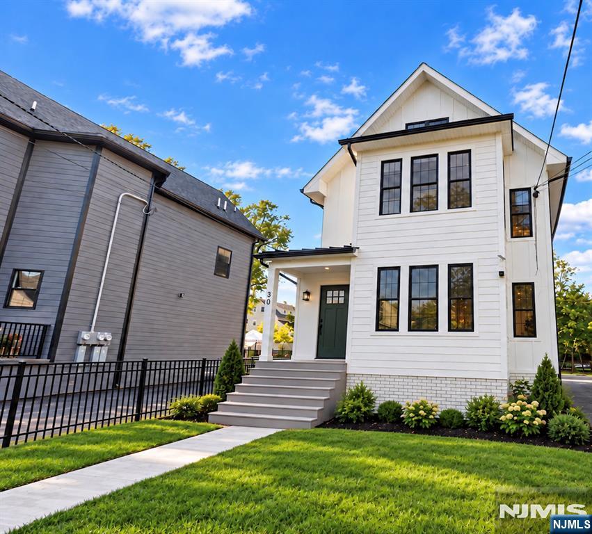 30 Irving Street — photo