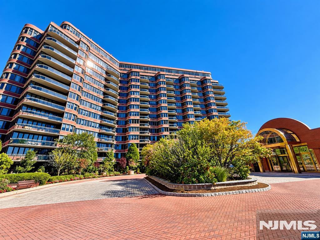 100 Carlyle Drive — photo