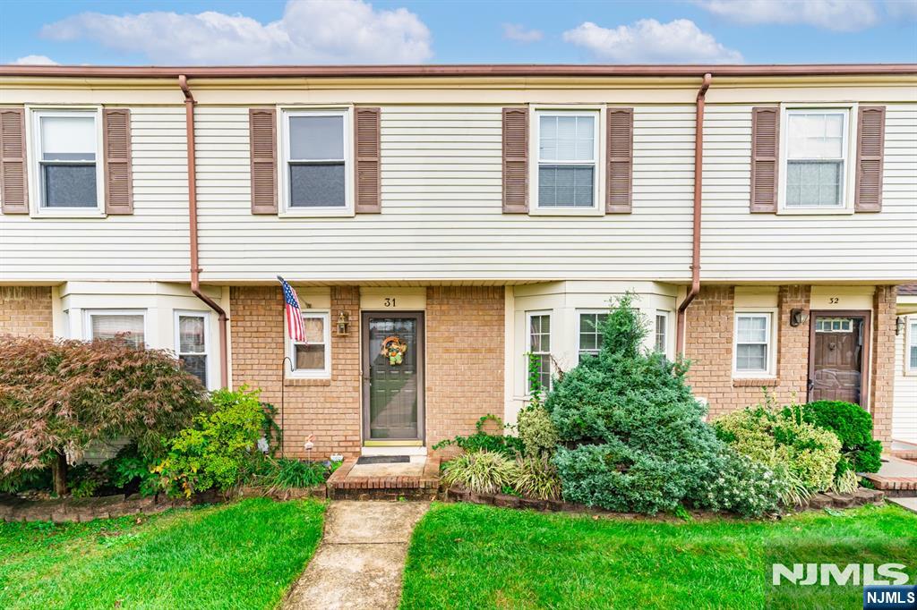 31 Astor Court — photo