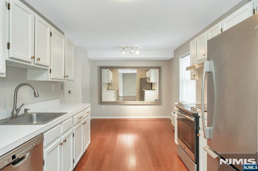 50 Pine, Montclair, NJ 07042 — photo 3