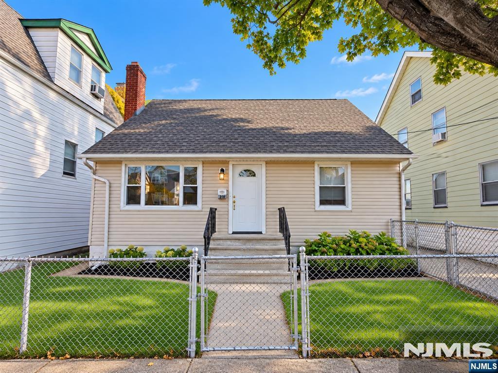 310 Devon Street, Kearny, NJ 07032 — photo 2