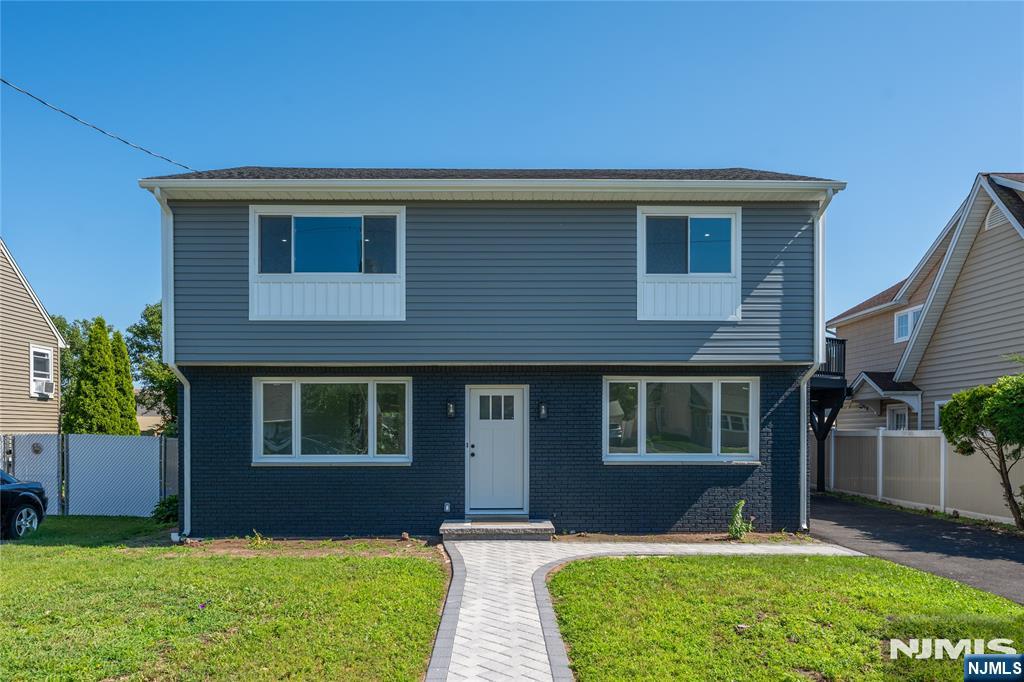 214 Alberta Drive — photo