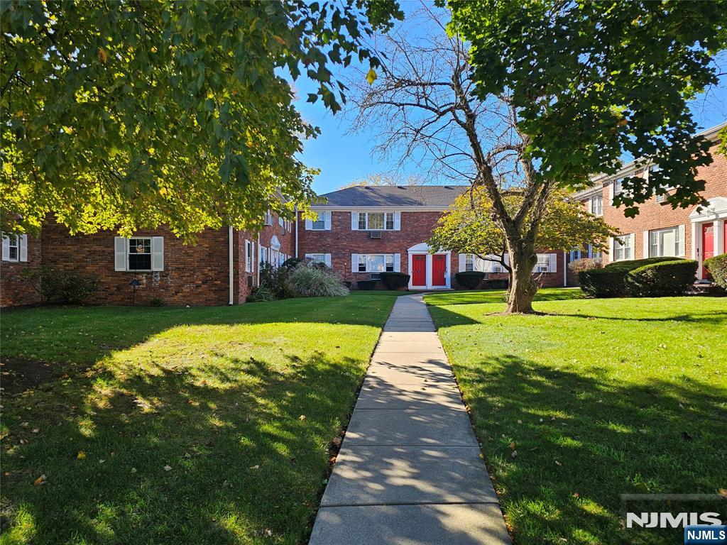 17 Atherton Court — photo