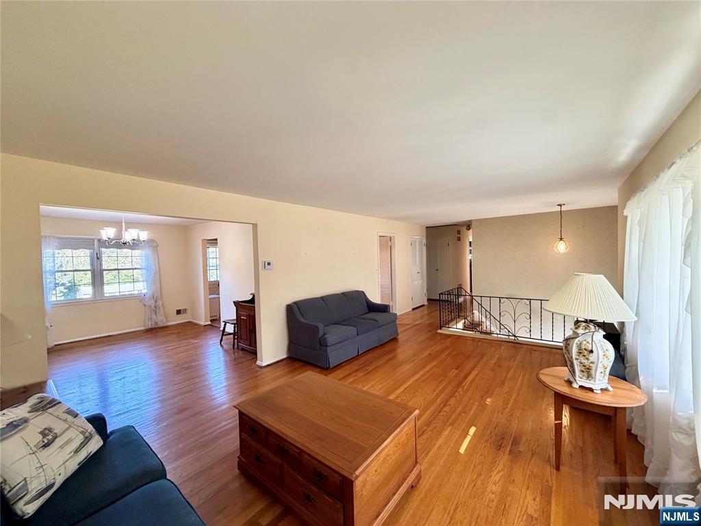 41 Mohawk Drive, Springfield, NJ 07081 — photo 2