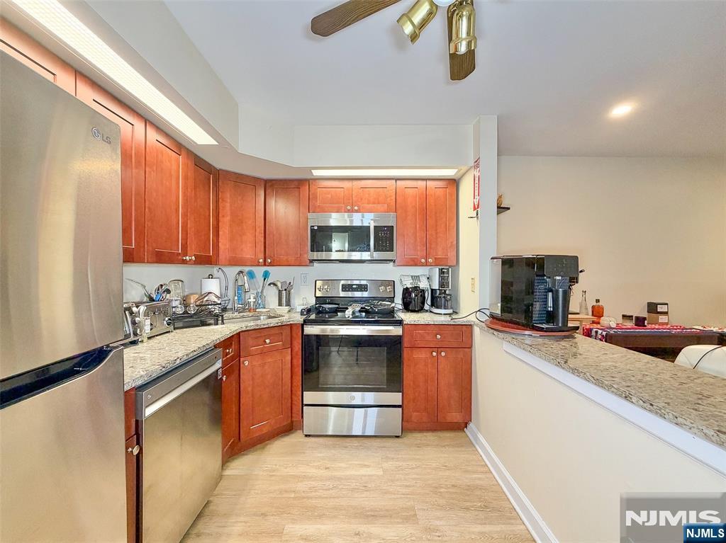403 River Renaissance, East Rutherford, NJ 07073