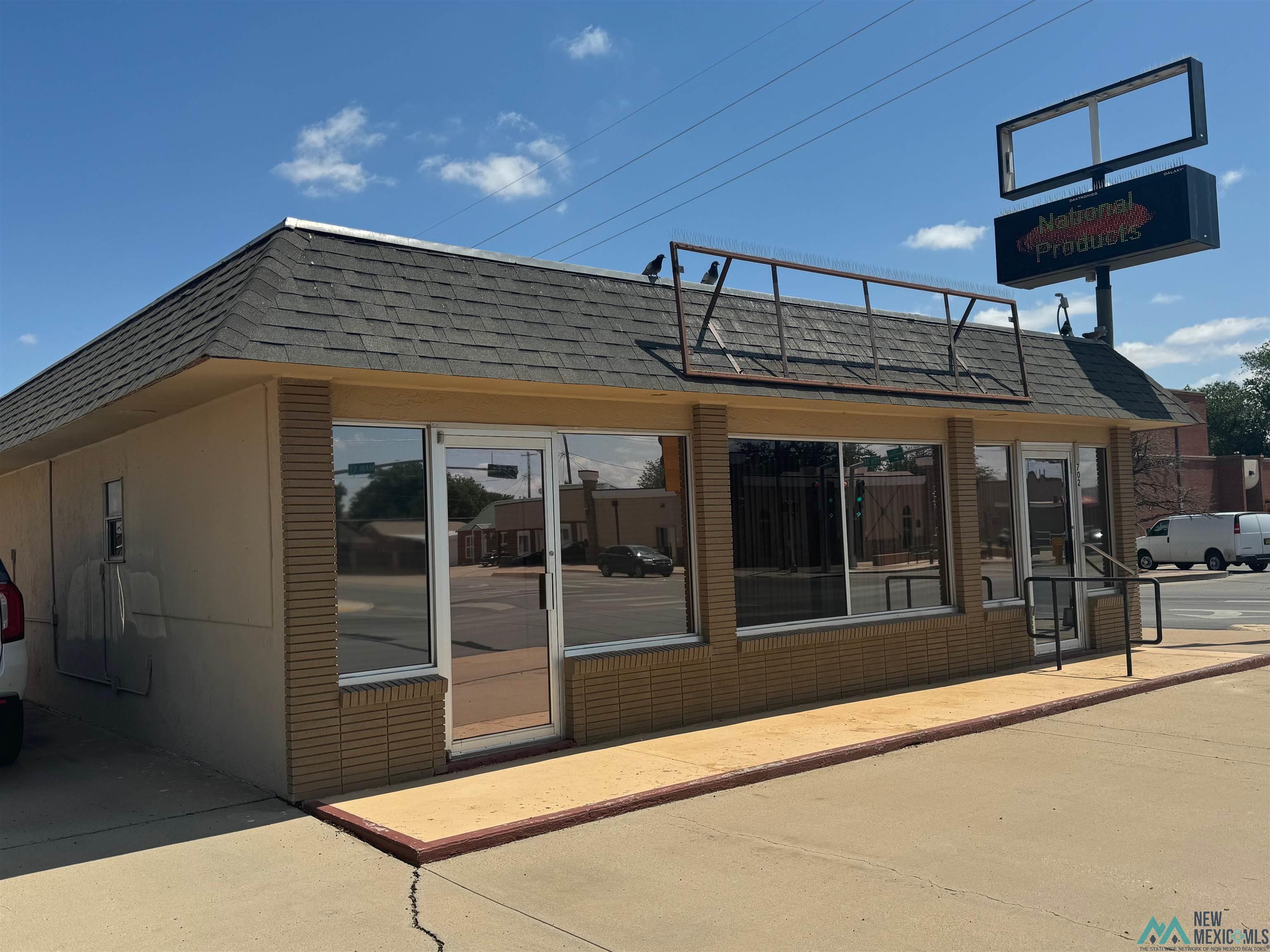 702 W Main Street — photo