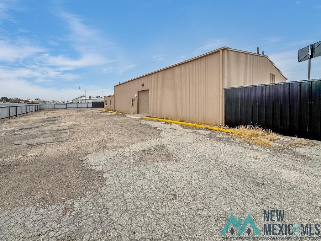 608 S Commerce Street — photo