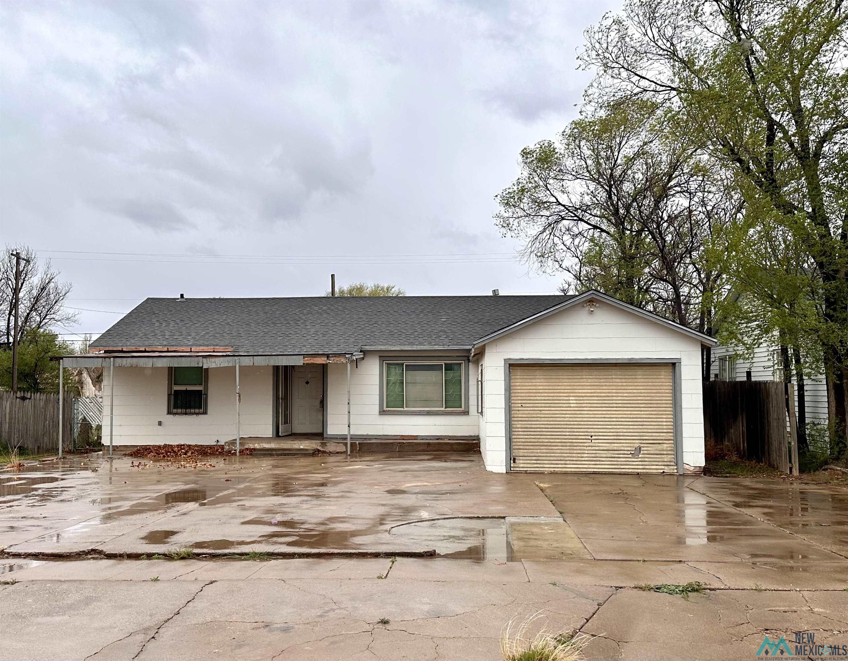 2312 Axtell Street — photo