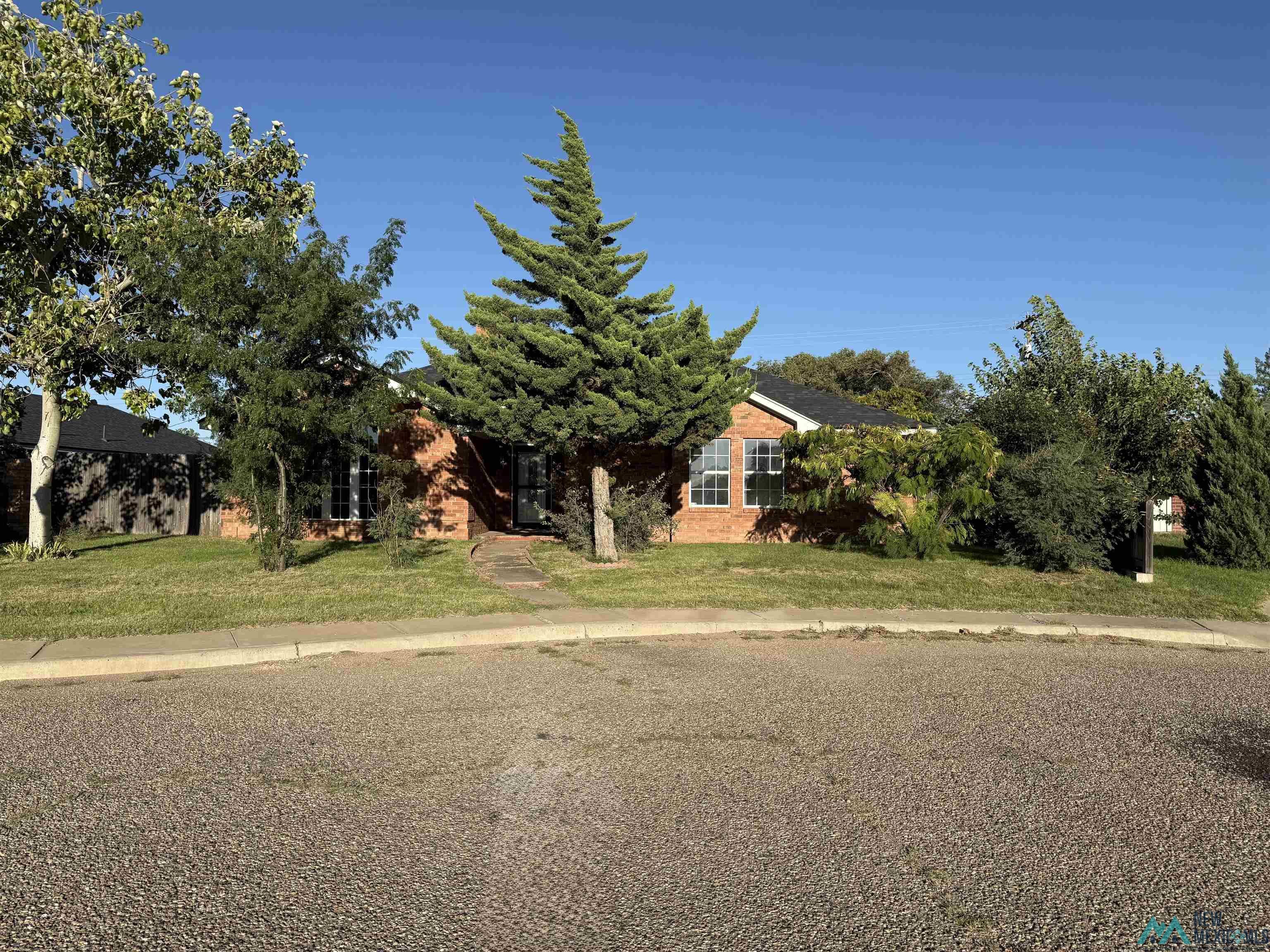 607 Highland Drive — photo