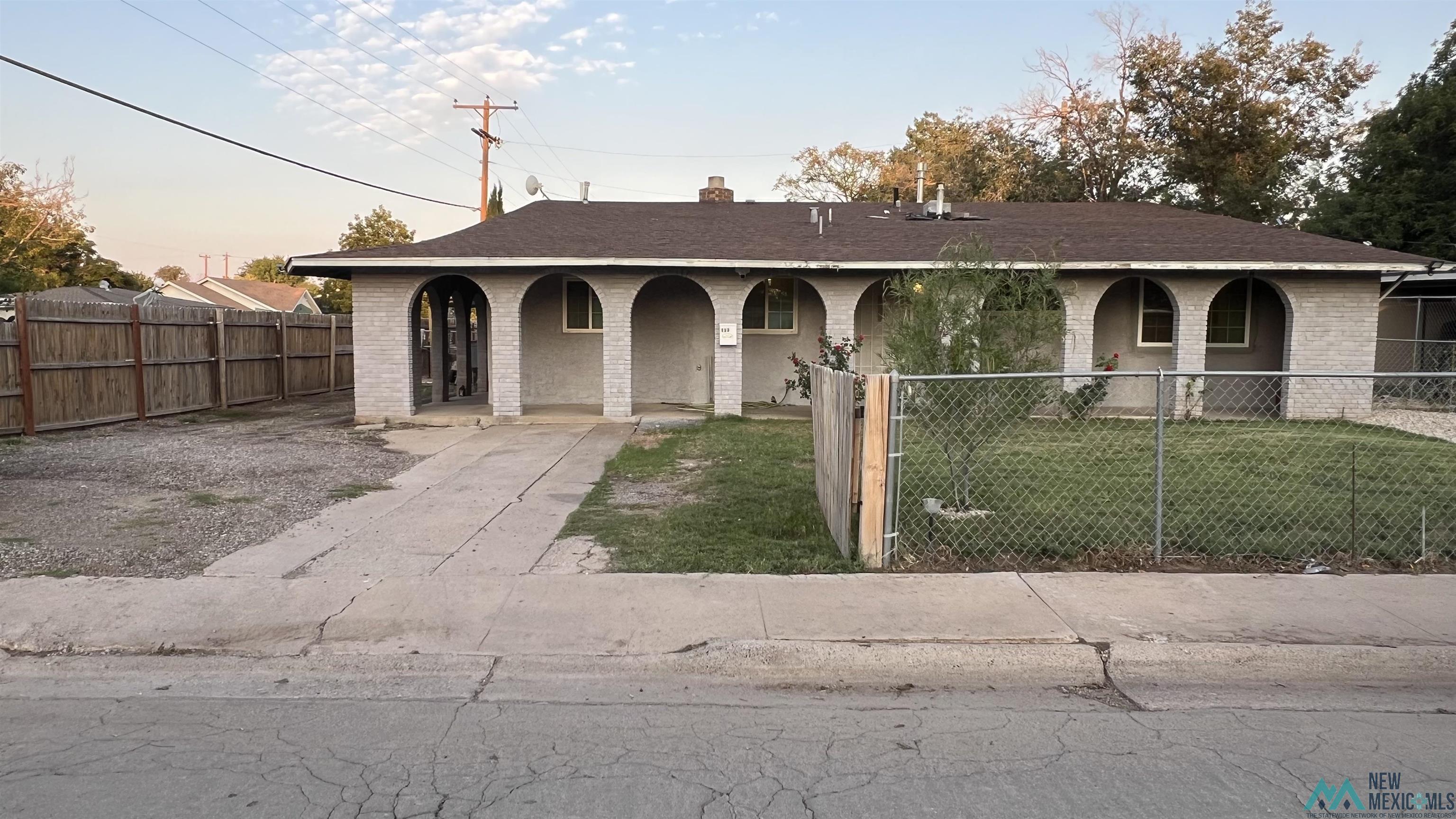 909 N Orchard Avenue — photo