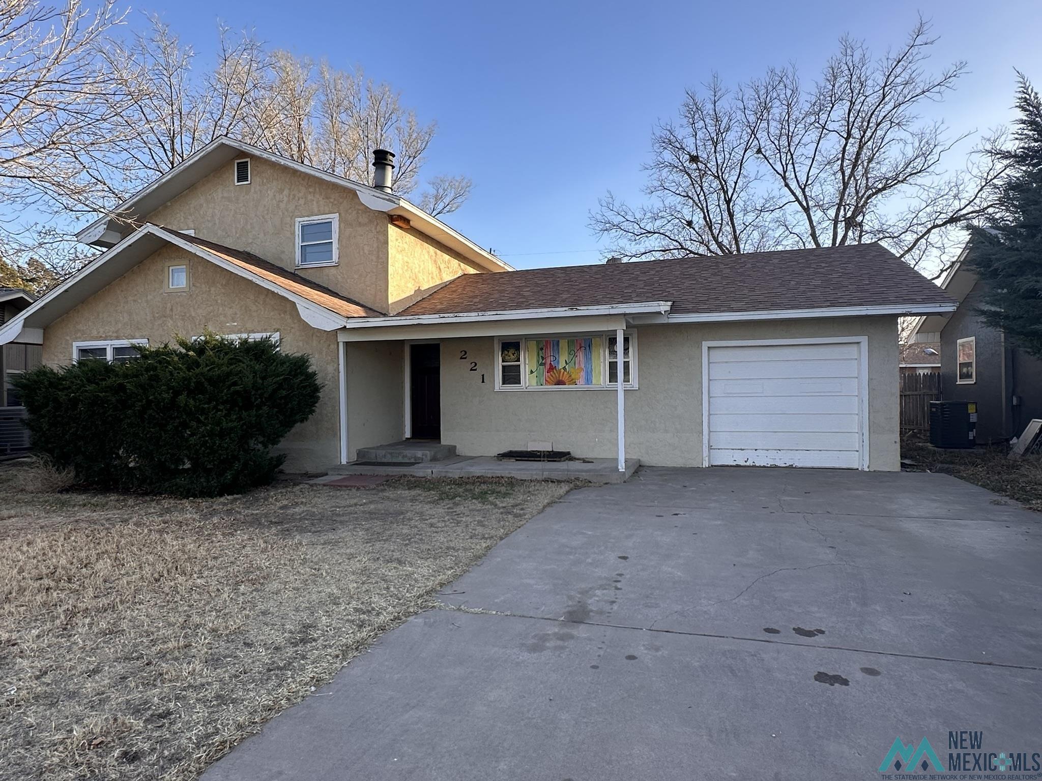 221 New Mexico Dr — photo