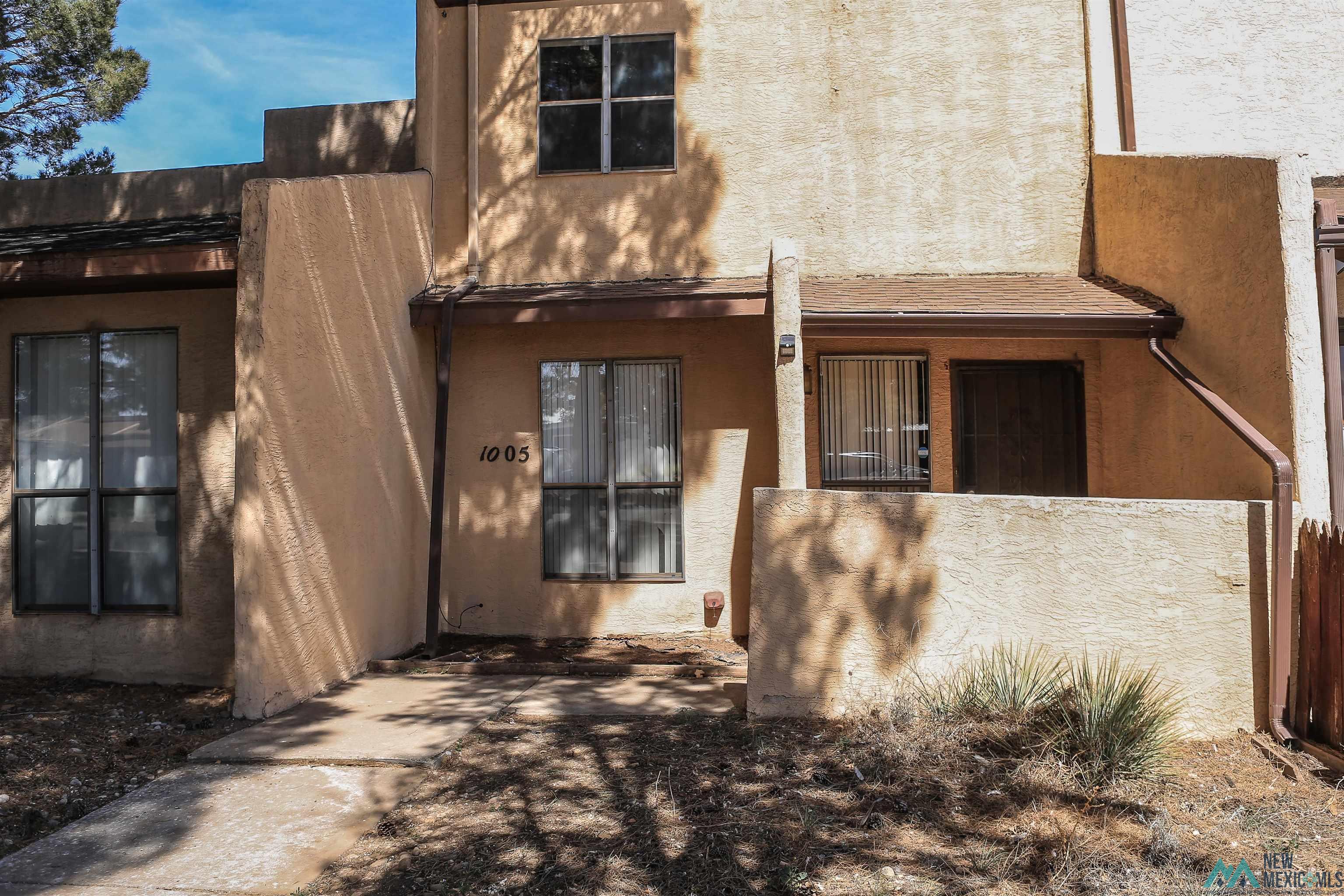 1005 Plaza Del Sol — photo