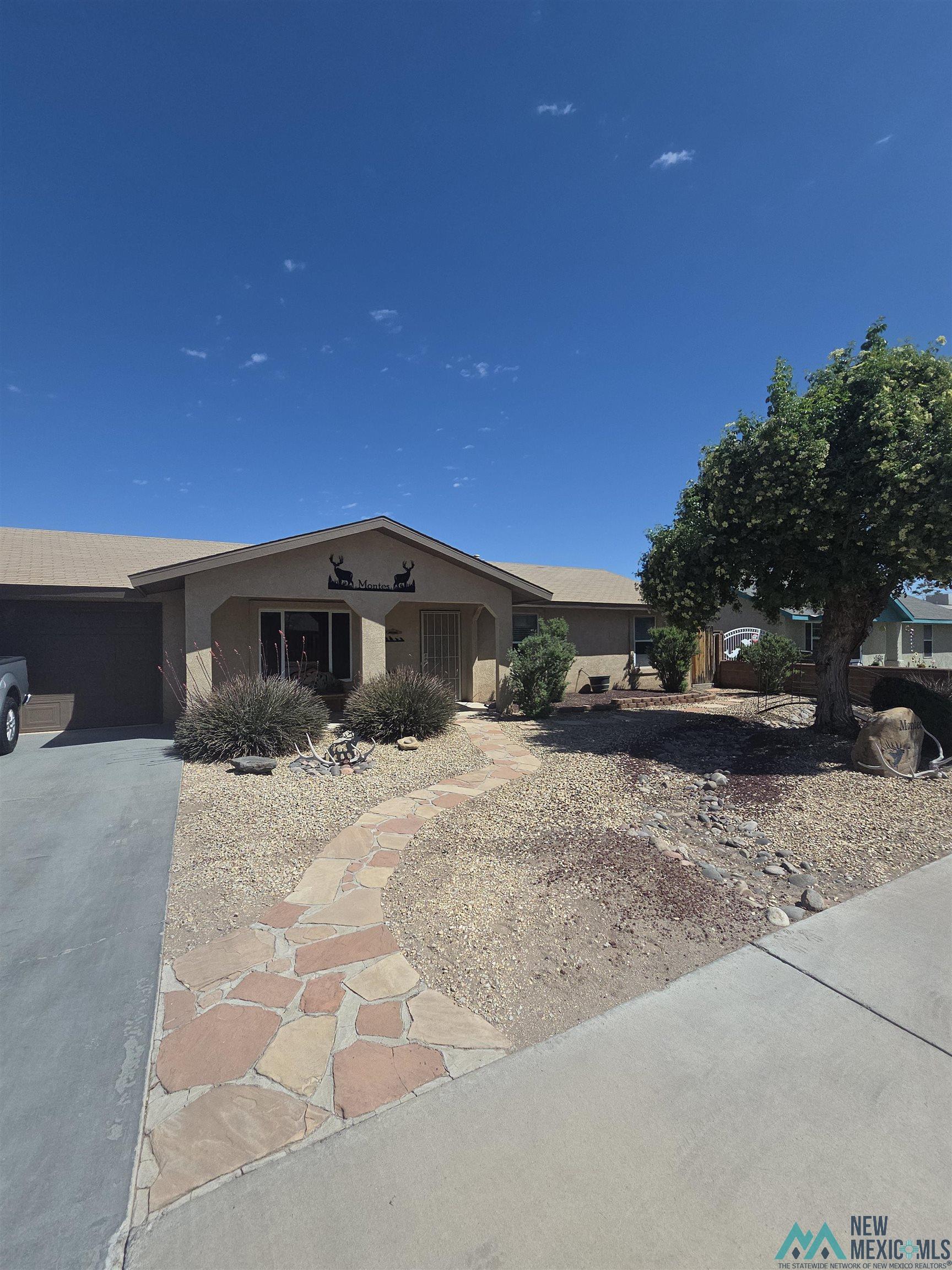1307 E Walnut St — photo