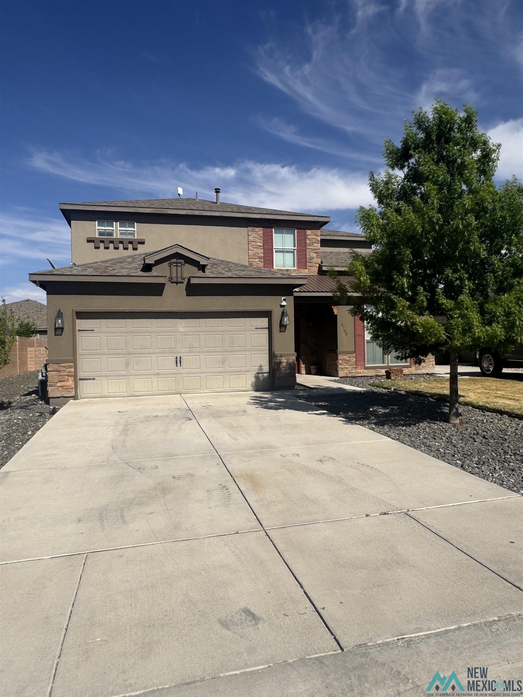2706 N Wedgewood Dr Drive — photo