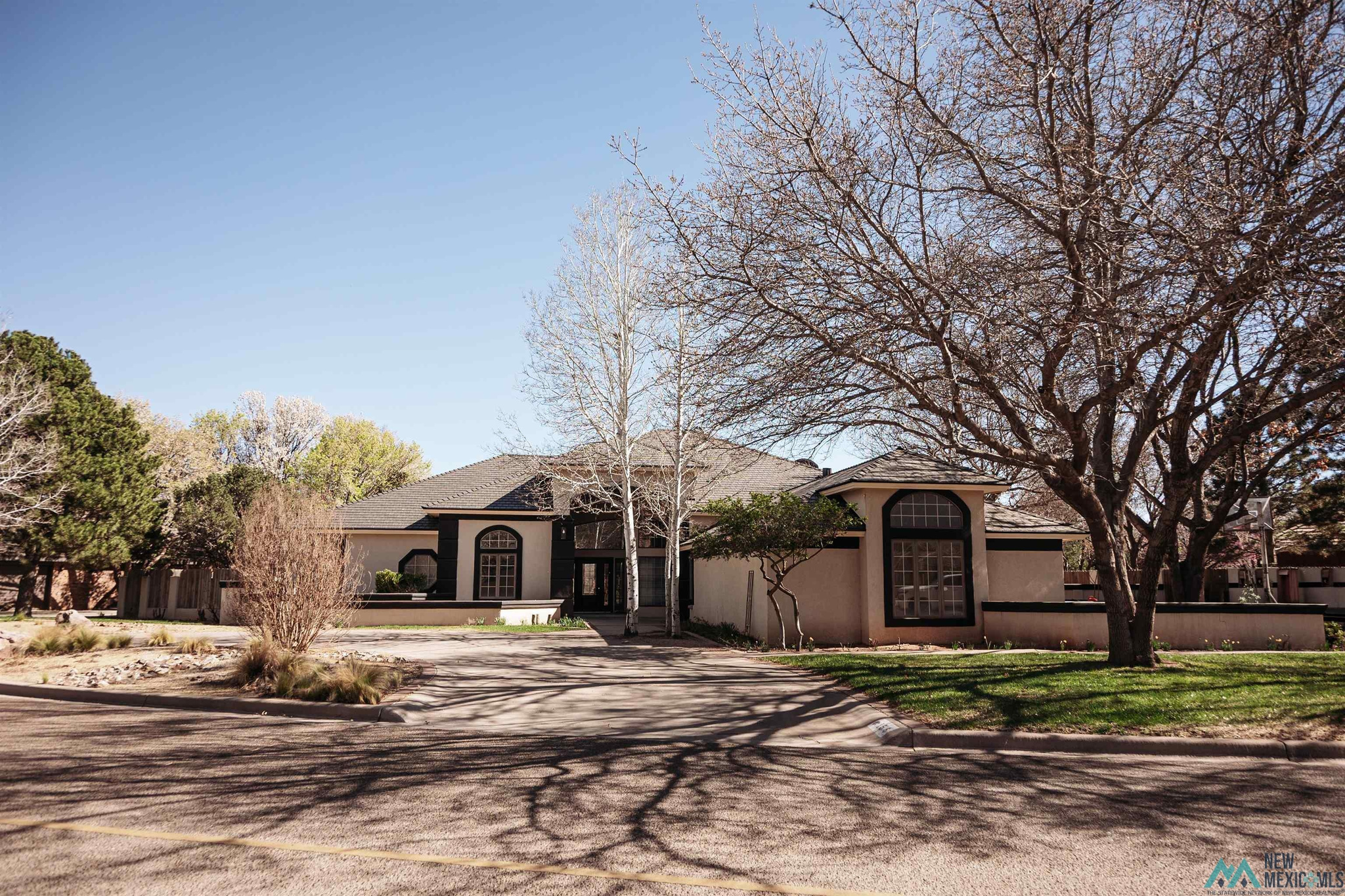 156 Sandzen Dr — photo