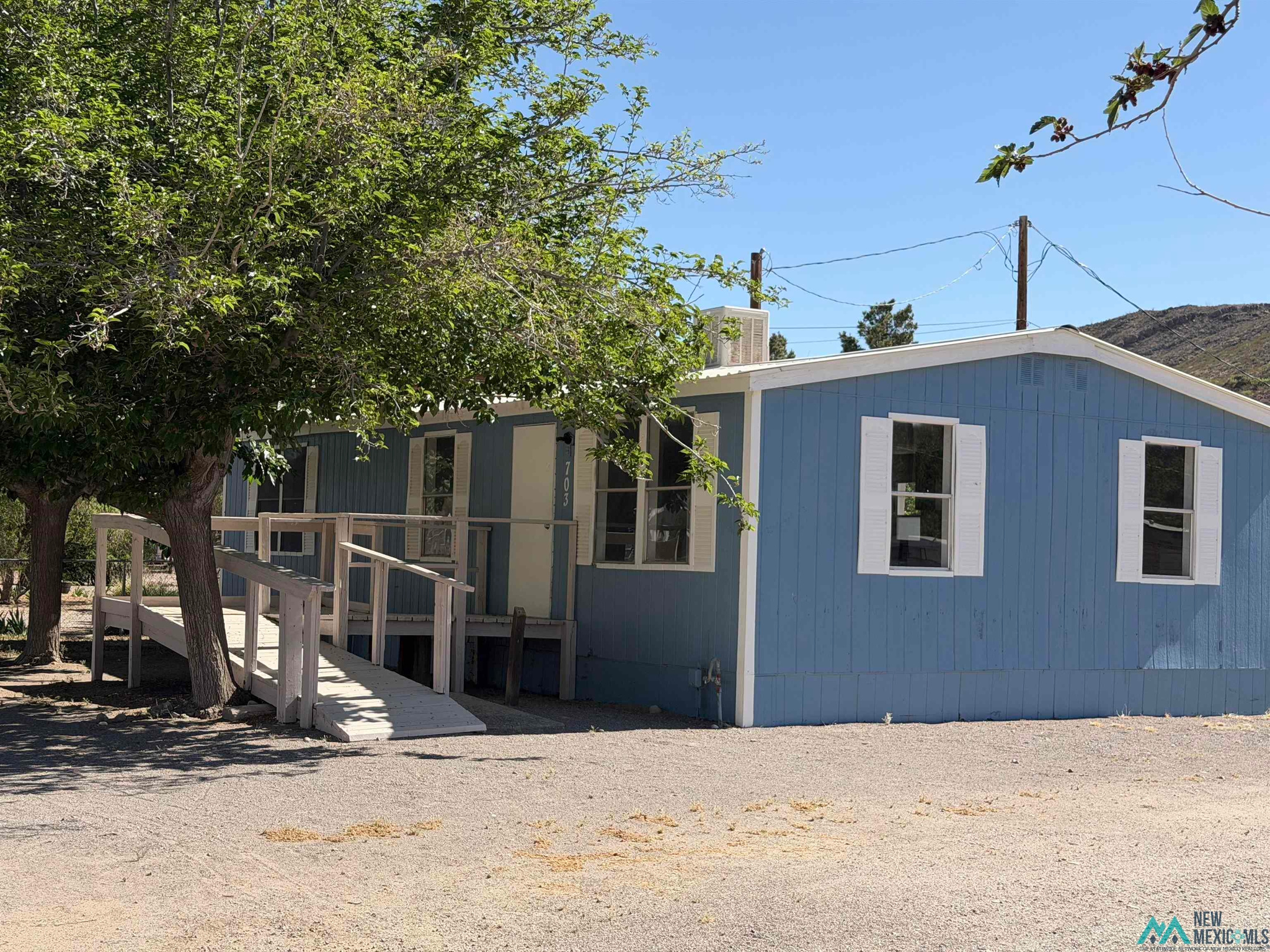 703 & 705 N Riverside Dr — photo