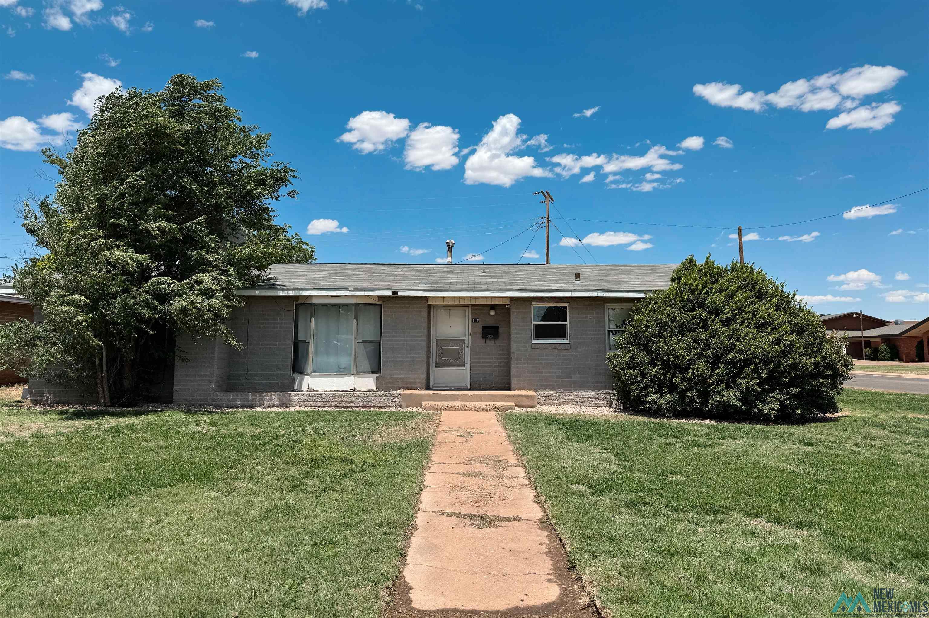 100 W Yucca Avenue — photo