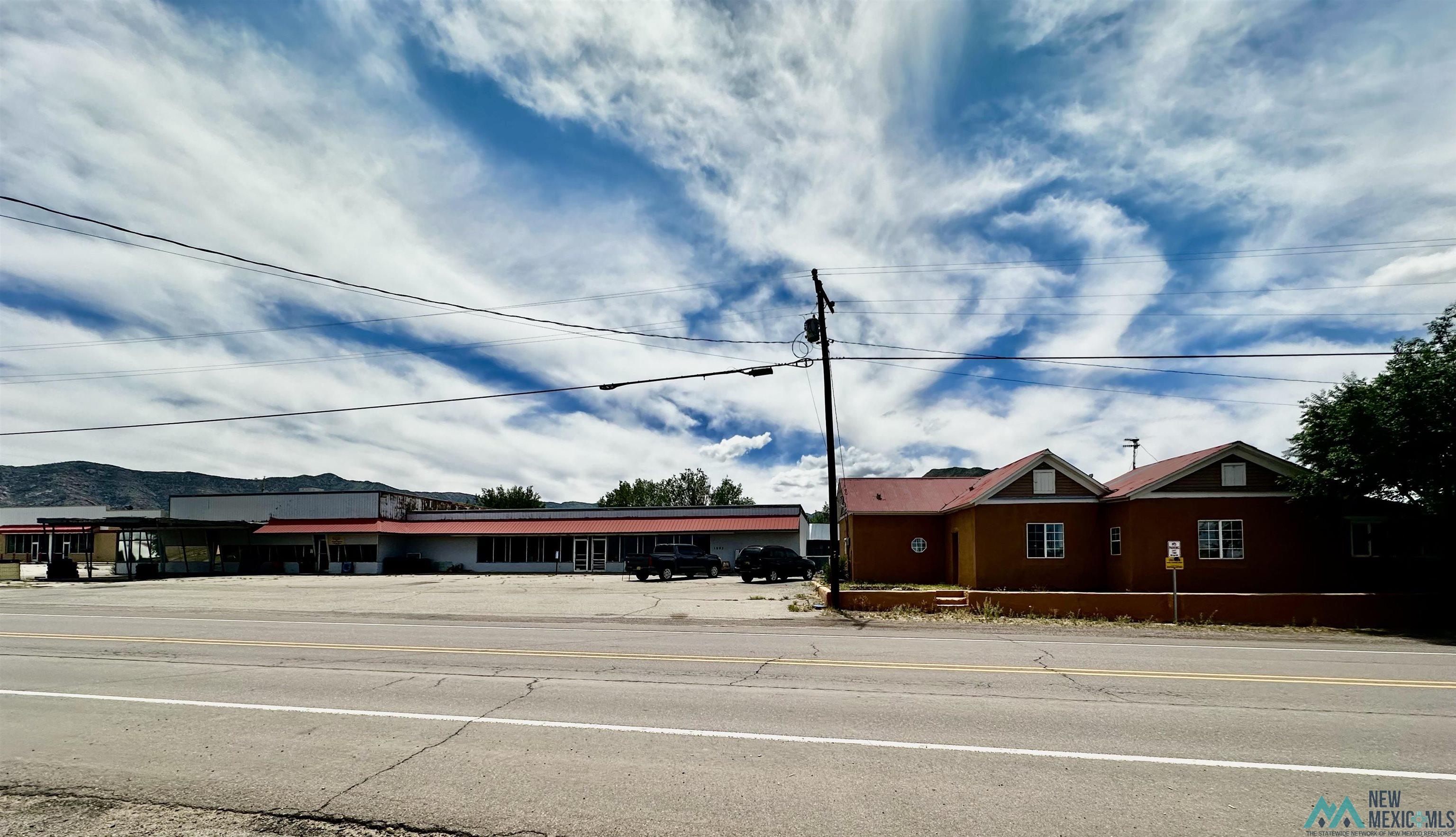 1003 W 1st Street — photo