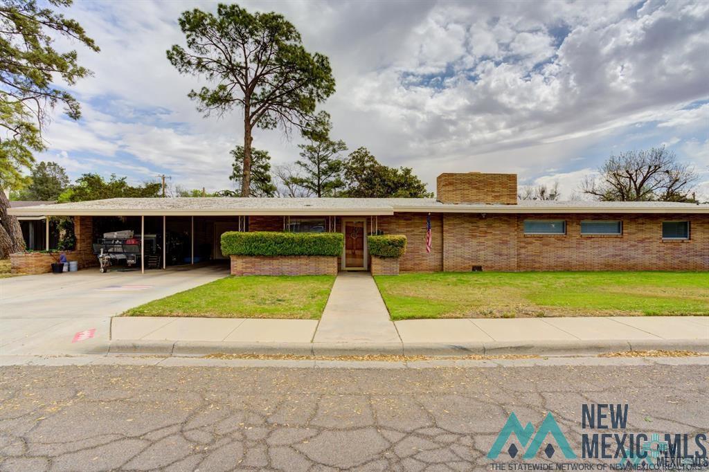 900 N Pecan Drive — photo