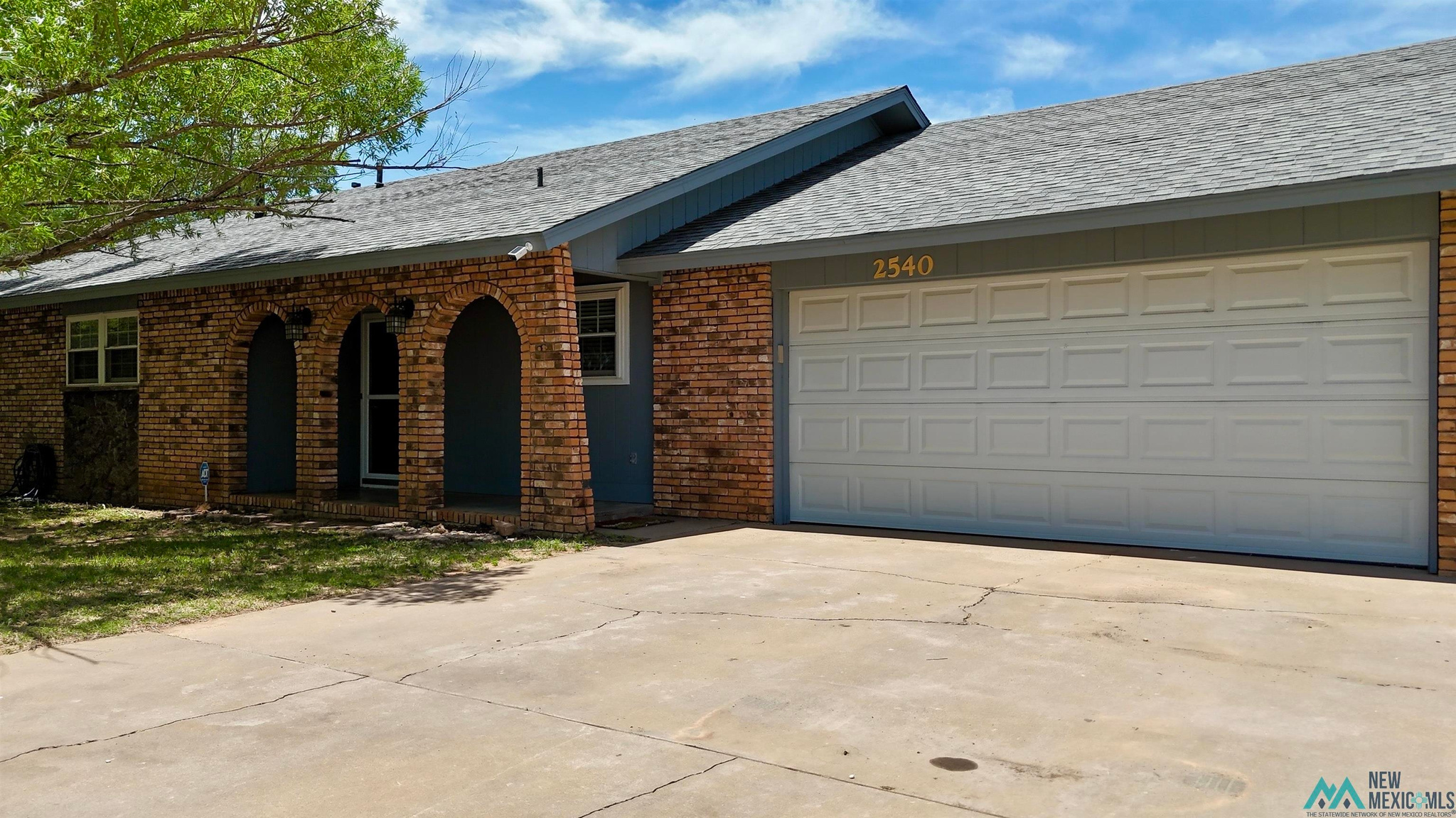 2540 Sharondale — photo
