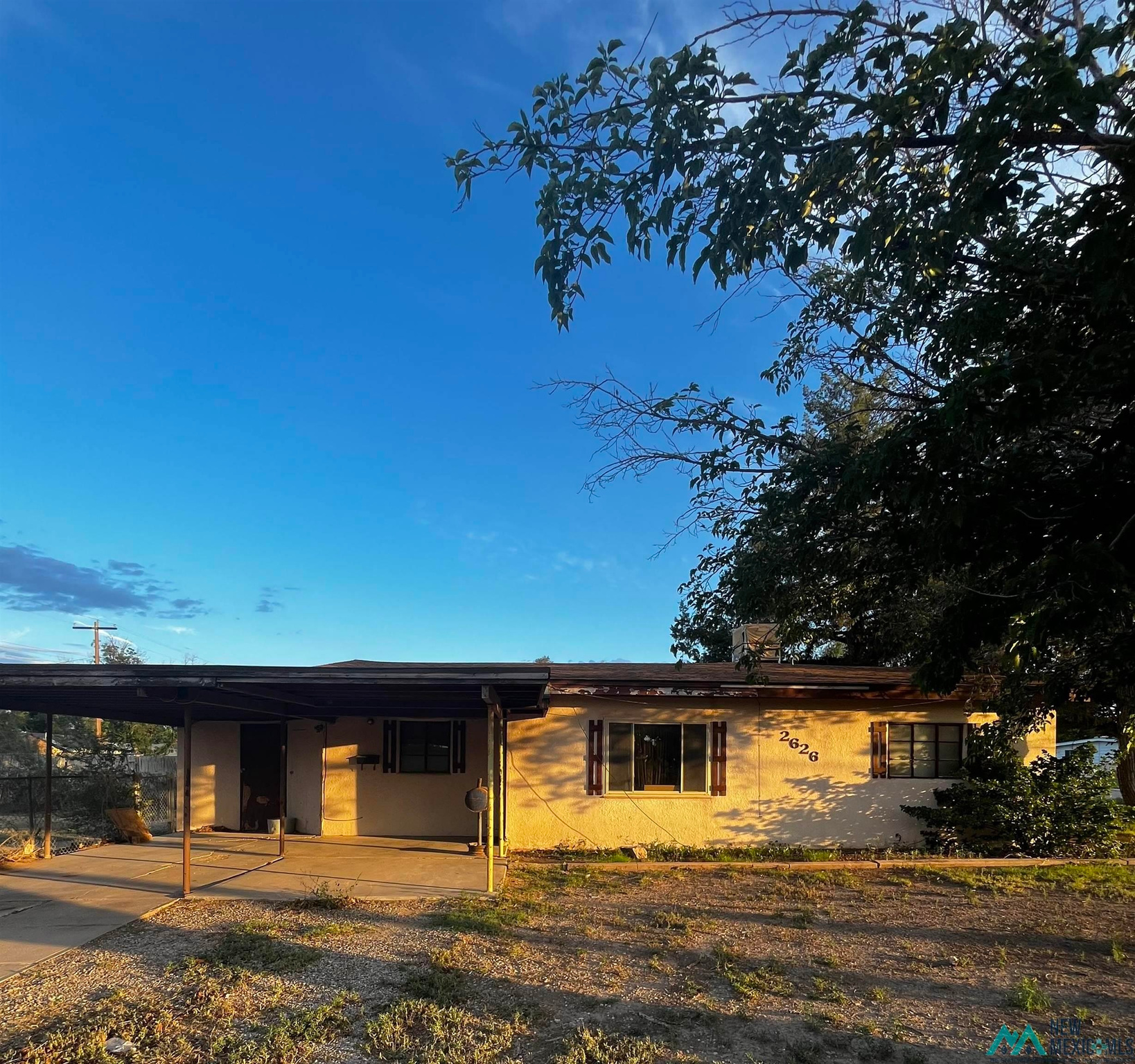 2626 W Alameda St — photo
