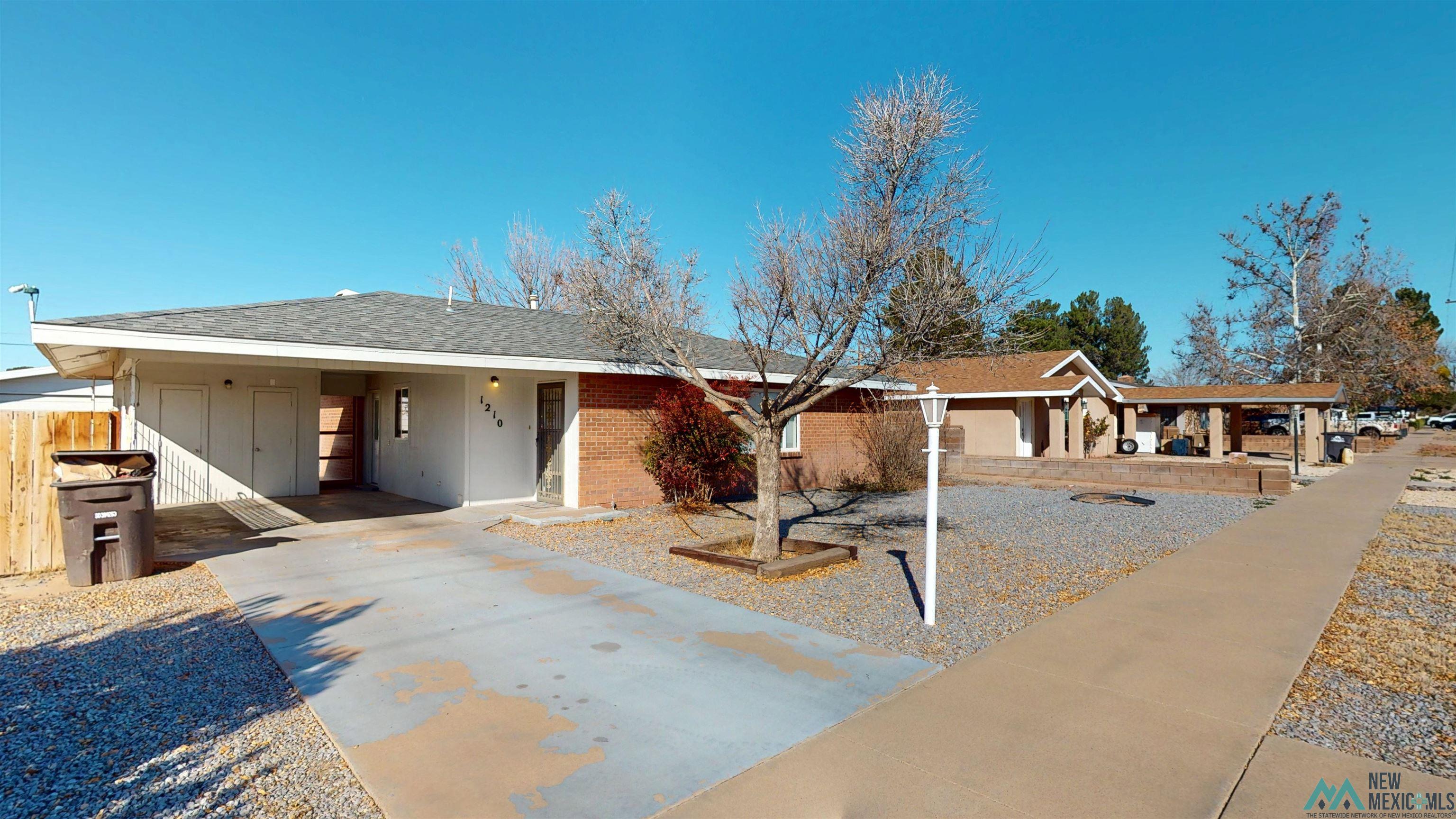 1210 S Saddler Street — photo