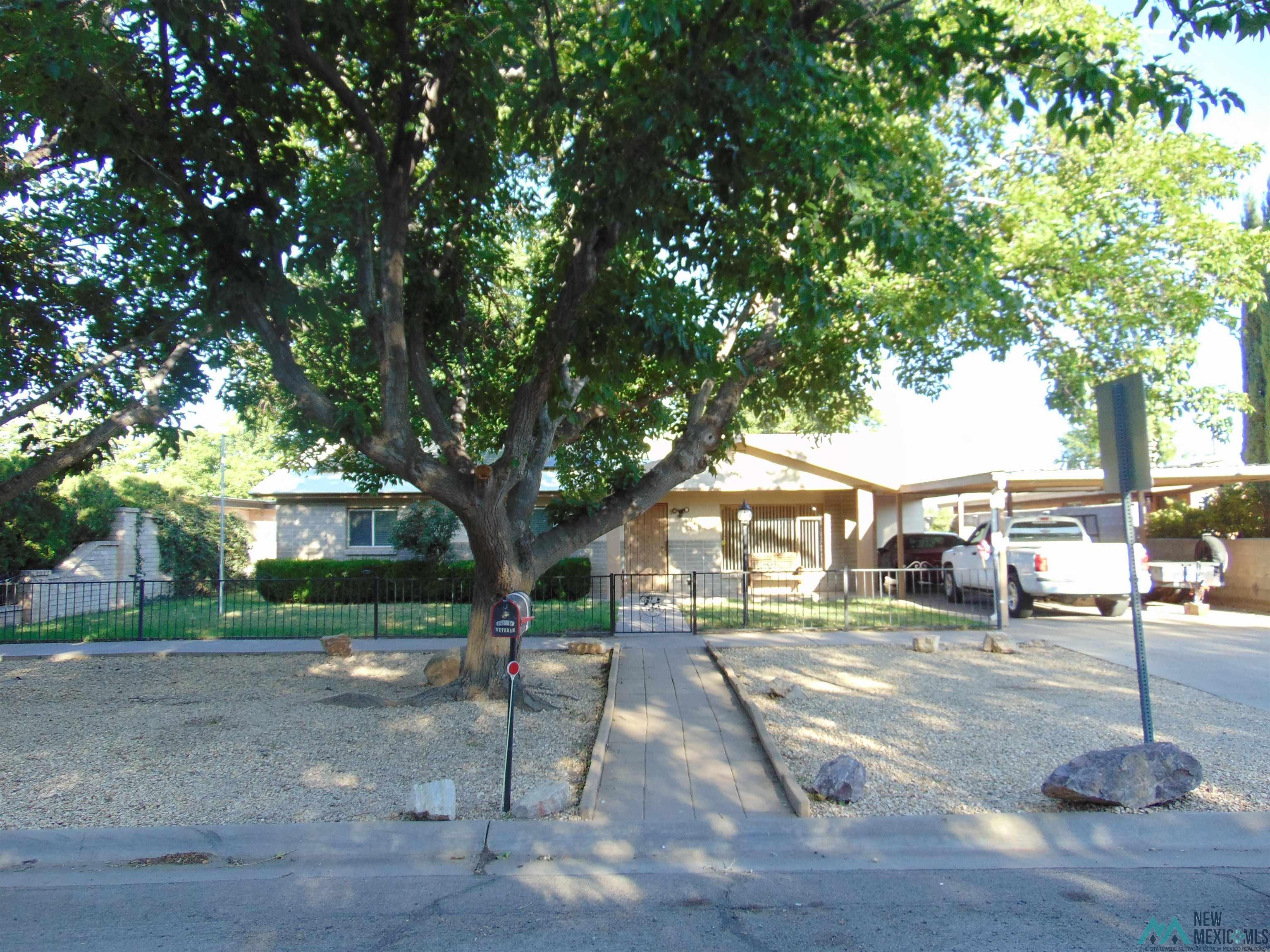 1014 S Platinum Avenue — photo