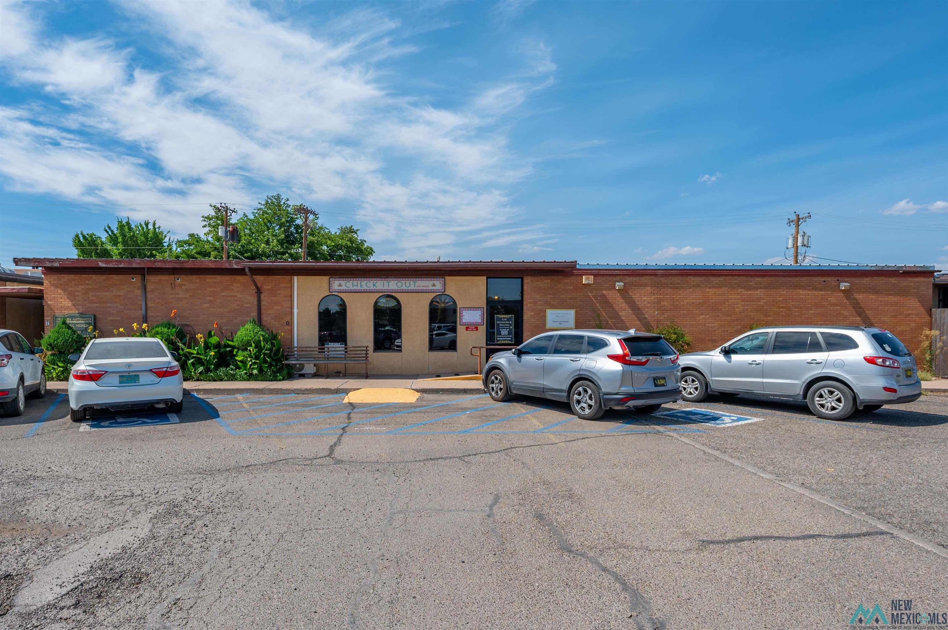 313 W Country Club #9 Road — photo