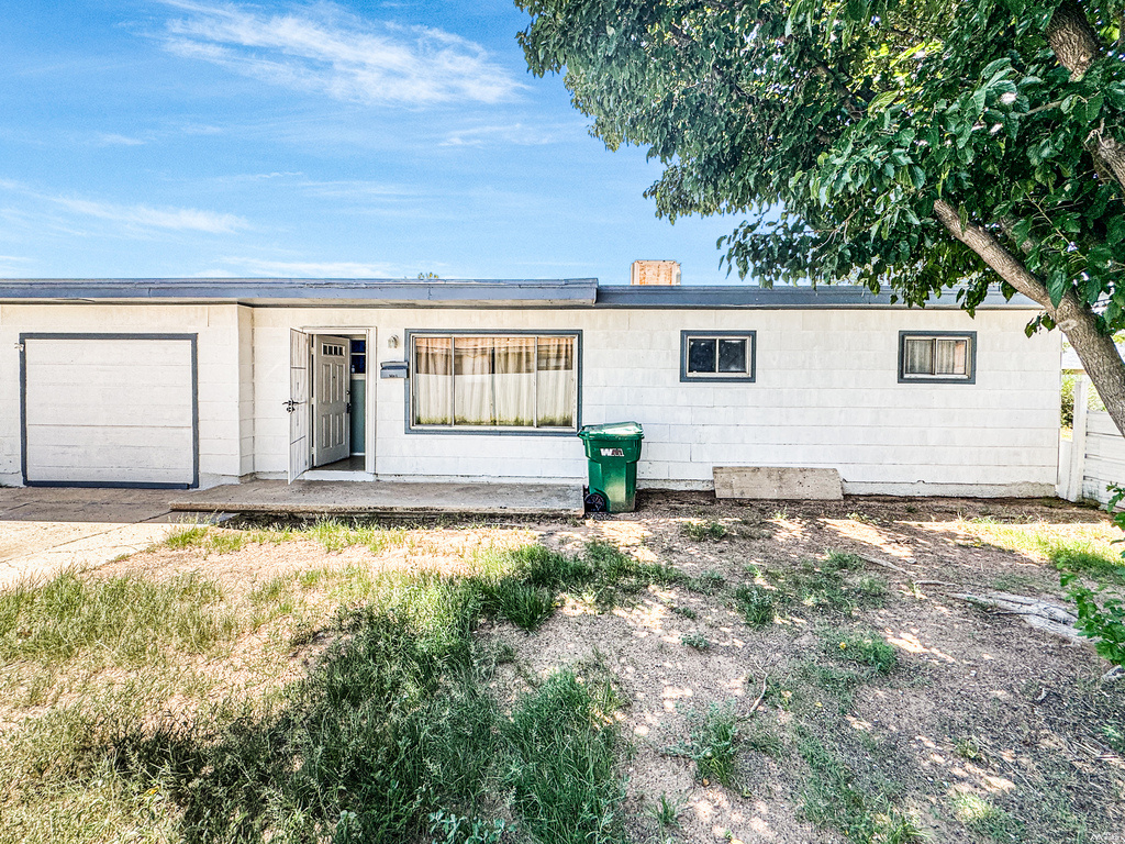 1527 N Breckon Dr — photo