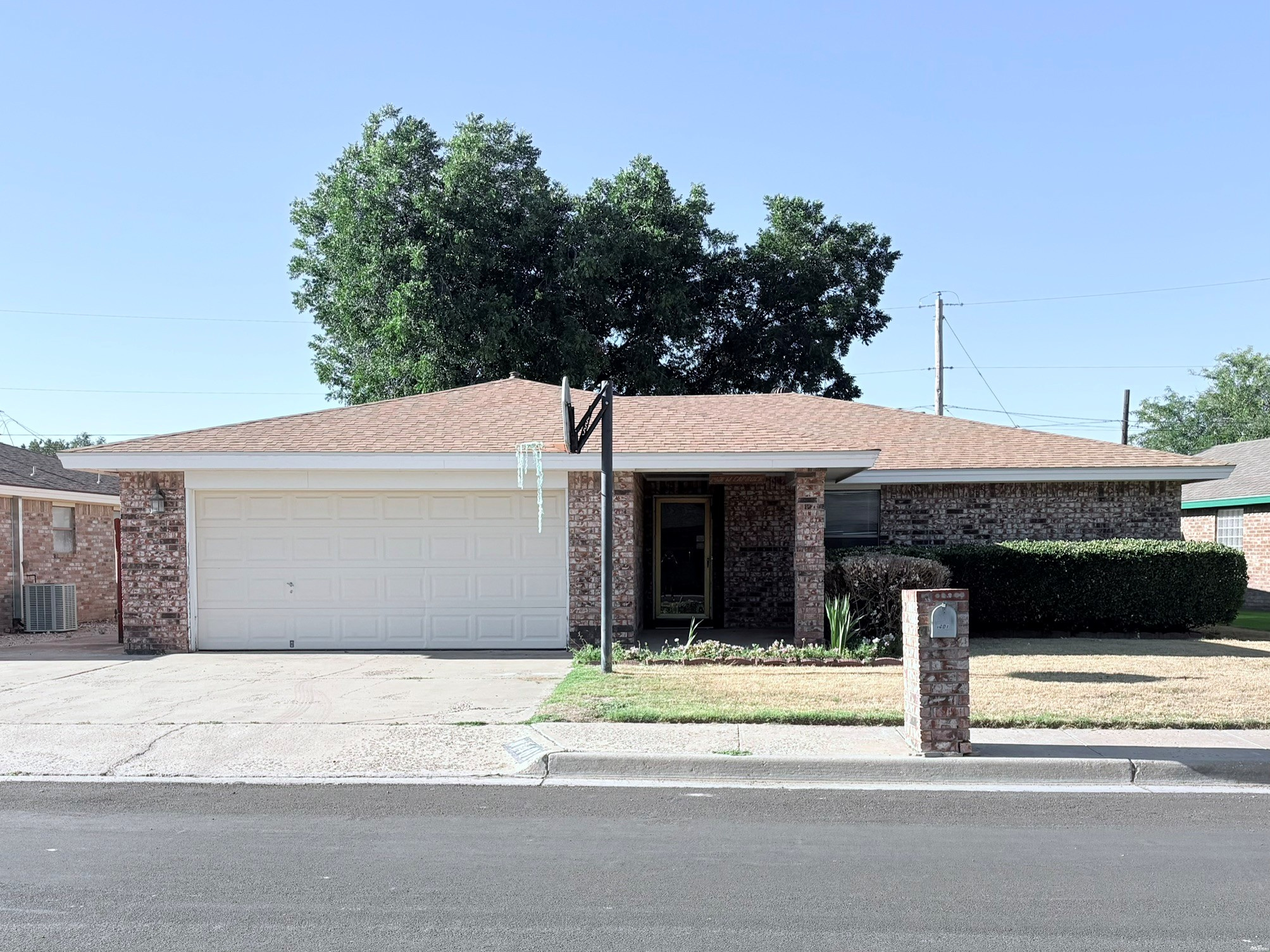 1401 Caprock St — photo