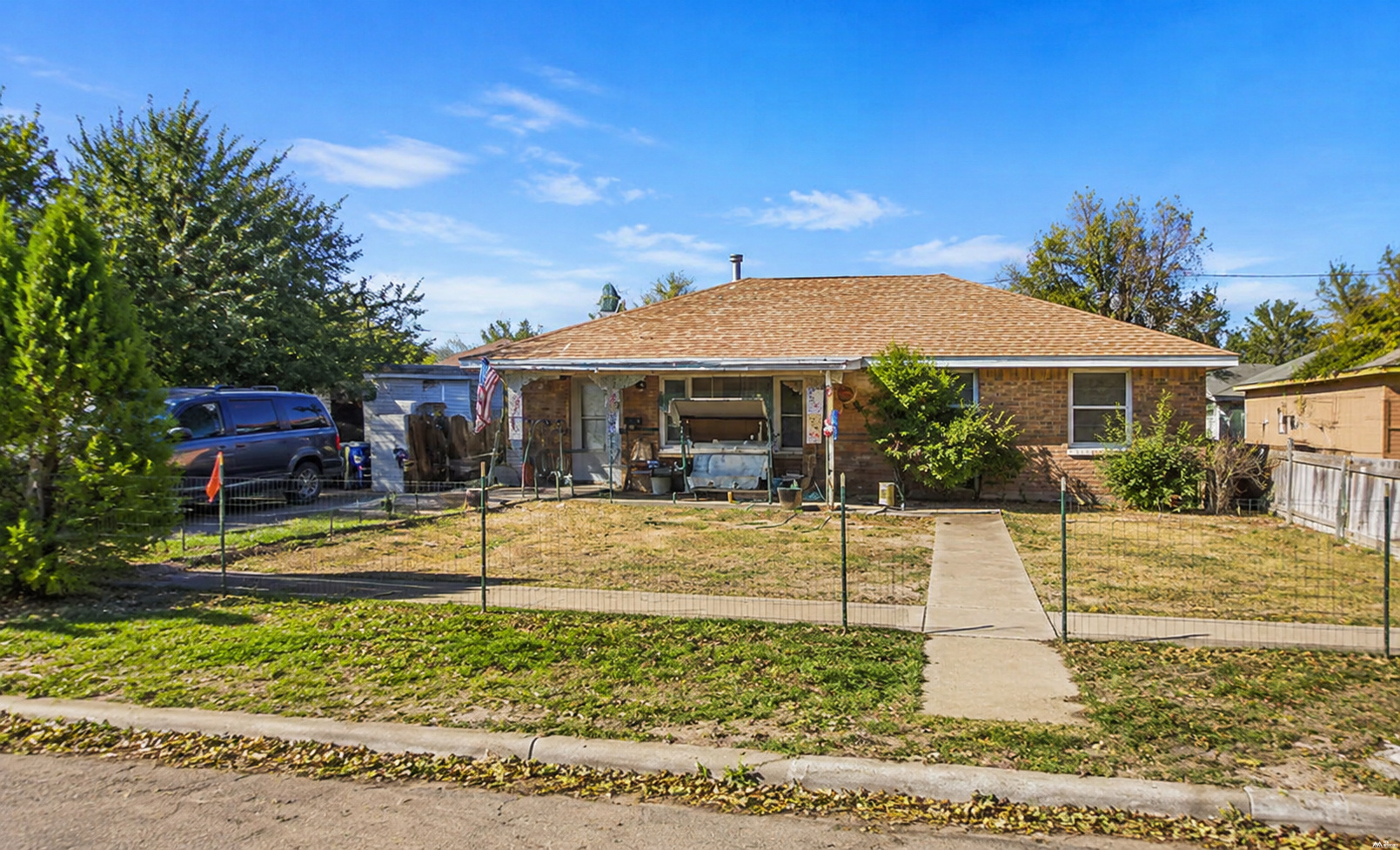 410 S Pine Ave — photo