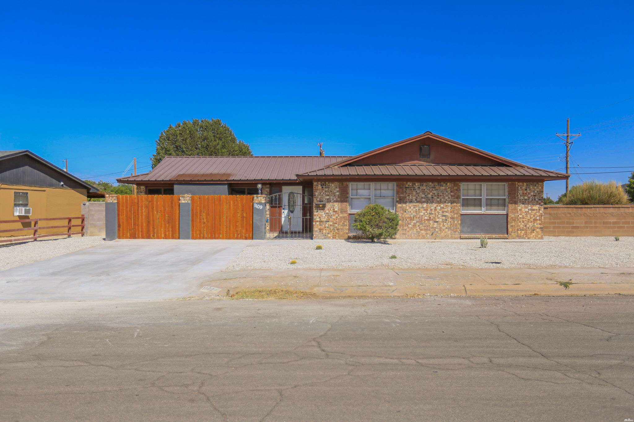 1109 Avenida Manana — photo