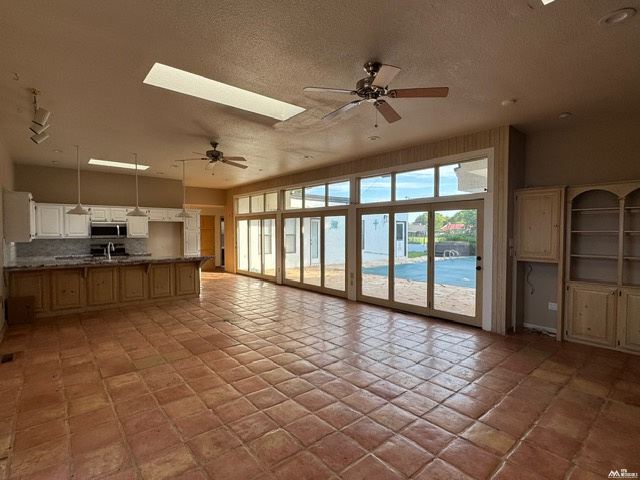 321 Diamondhead Dr, Clovis, NM 88101 — photo 2