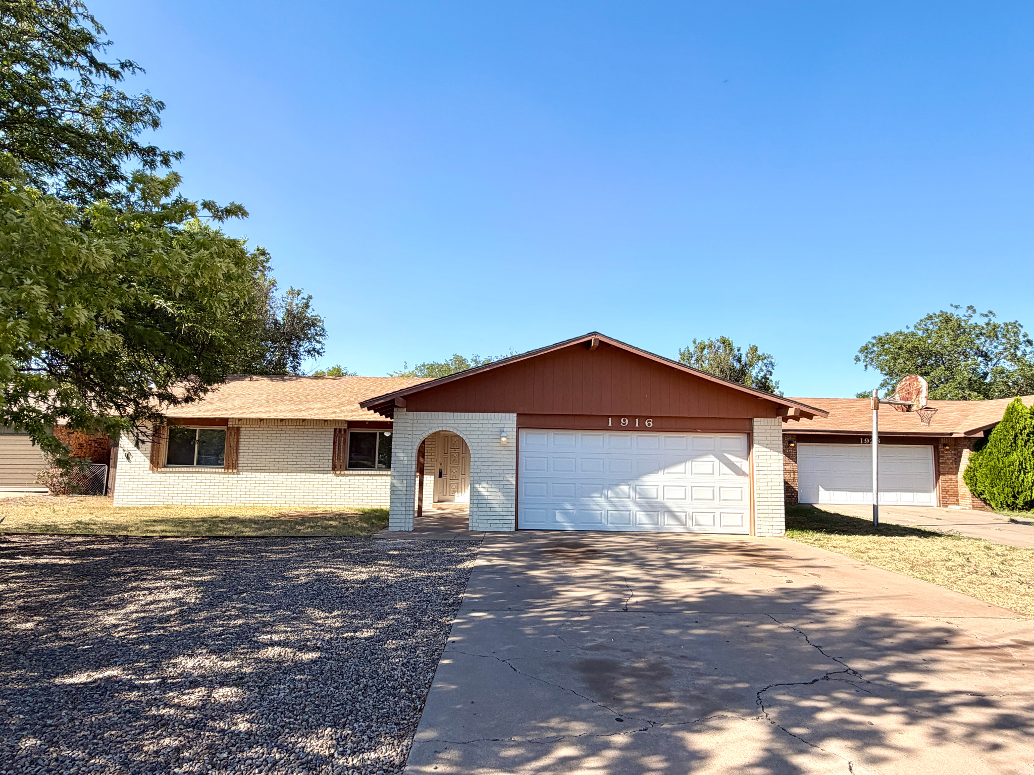 1916 Arcineiga Drive — photo