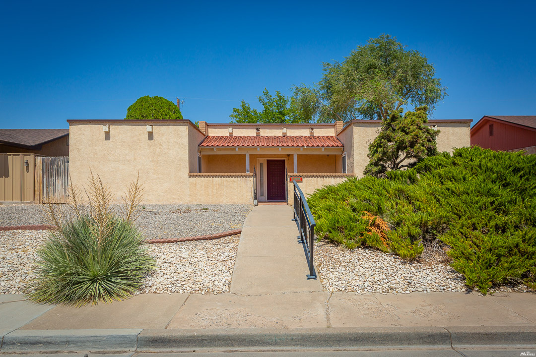 1029 Ivy Dr — photo