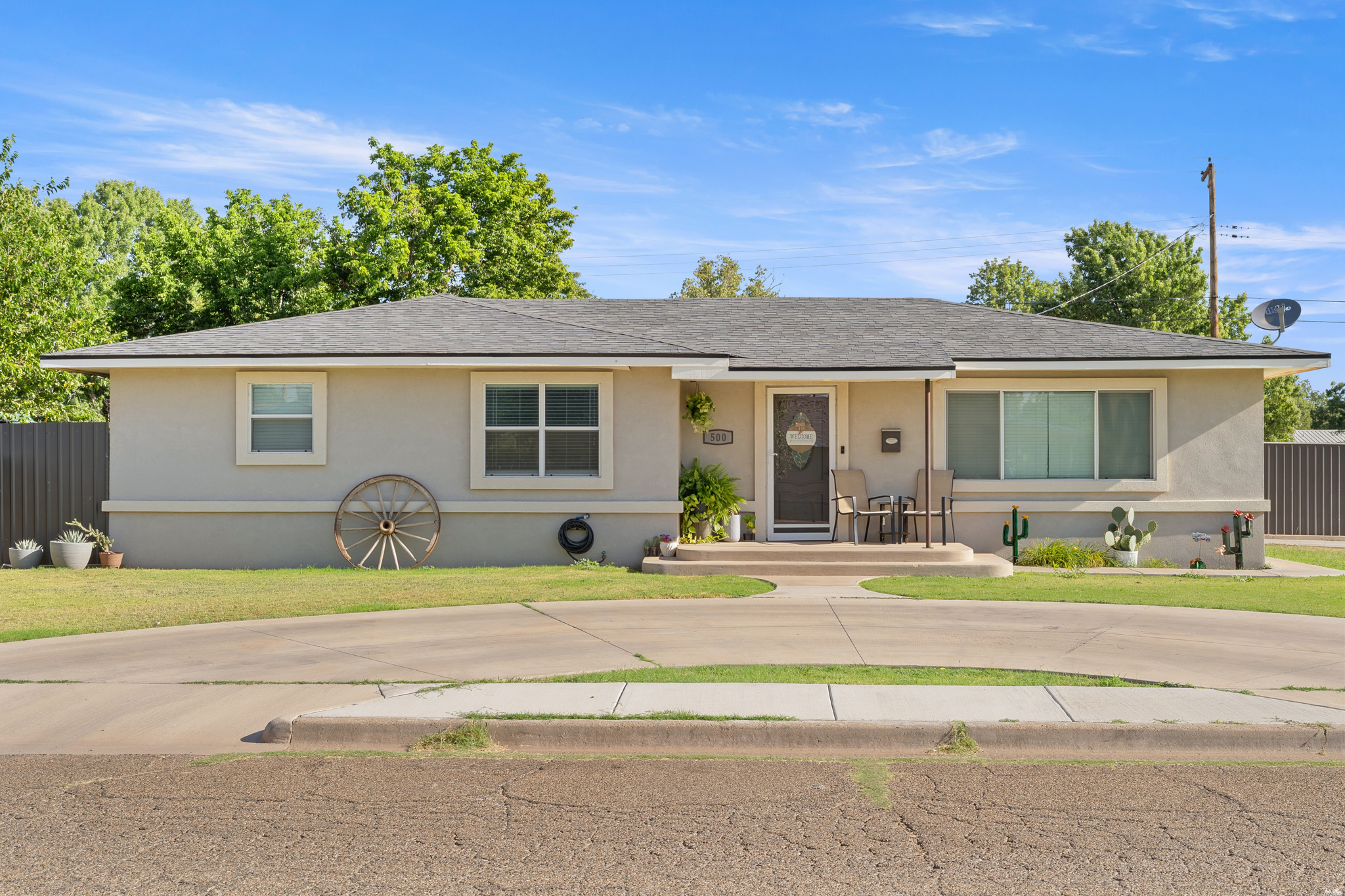 500 W Yucca Ave — photo