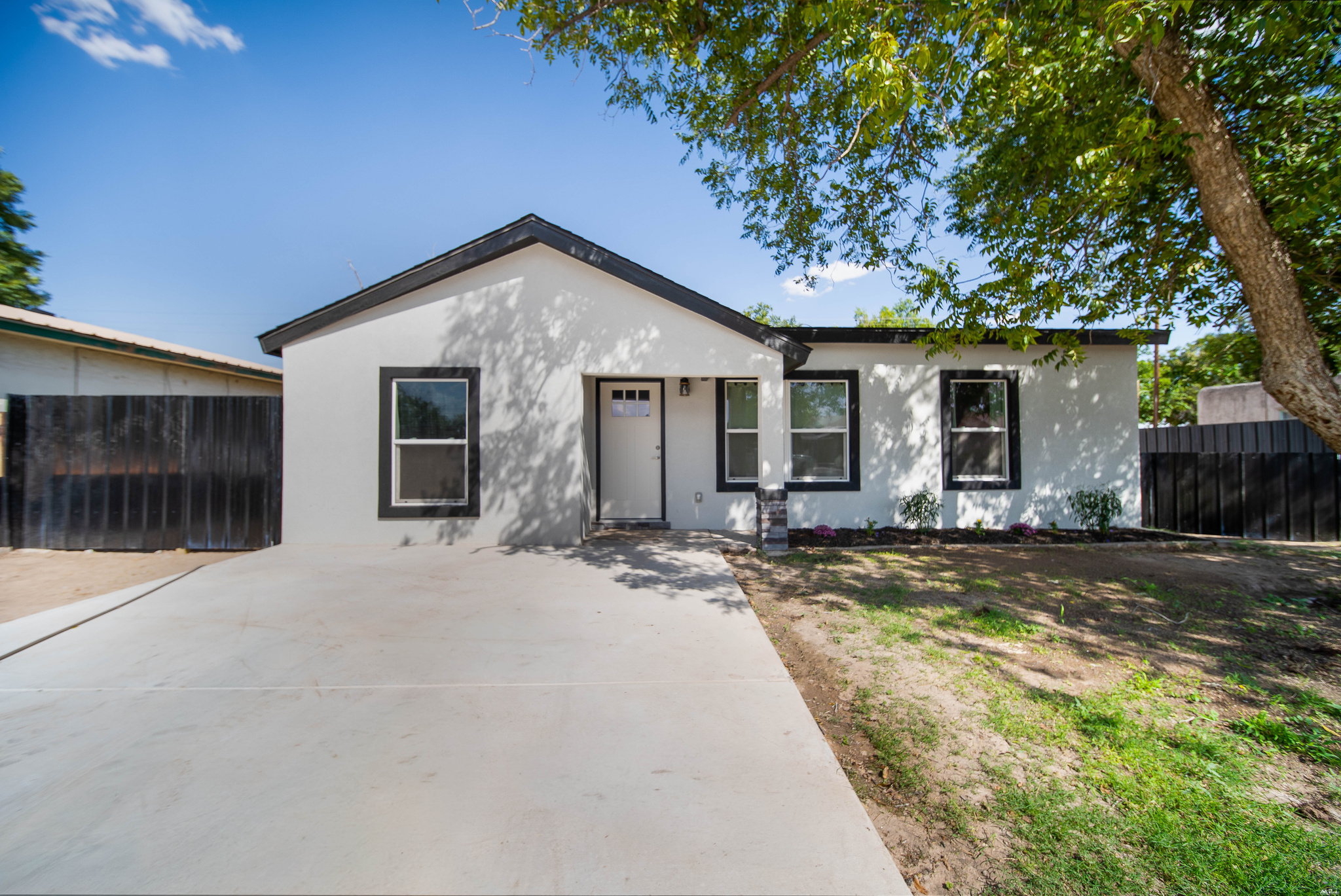 508 Dallas Dr — photo